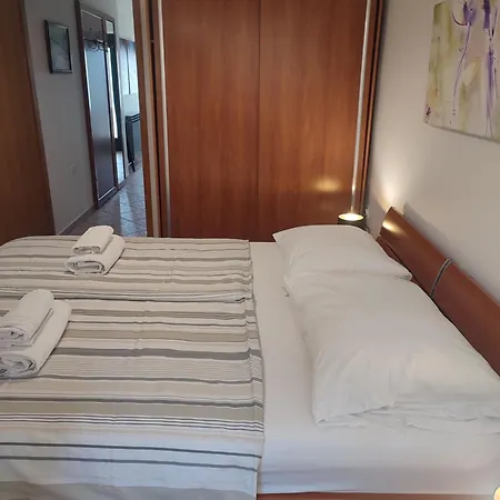 Apartment Biuk *