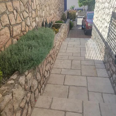 Biuk Apartman *